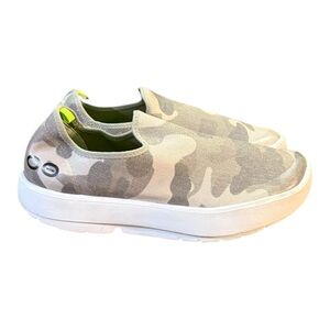 OOFOS OOmg eeZee Low Recovery Shoe Beige Camouflage Women’s Size 10